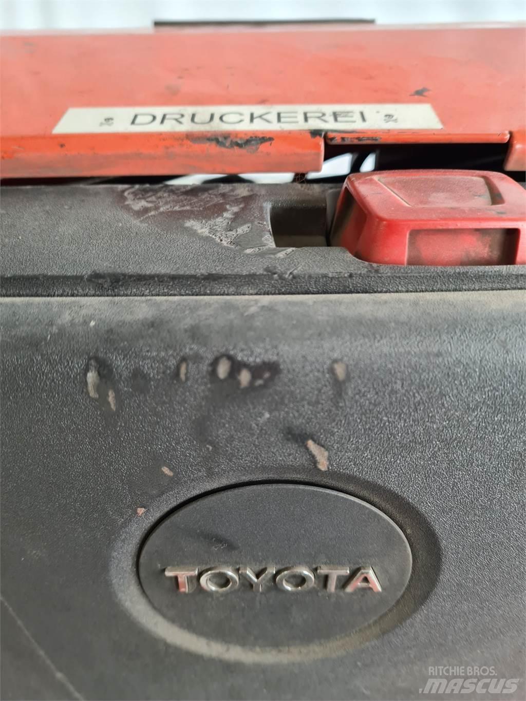 Toyota LWE 250 Lavtløftende truck