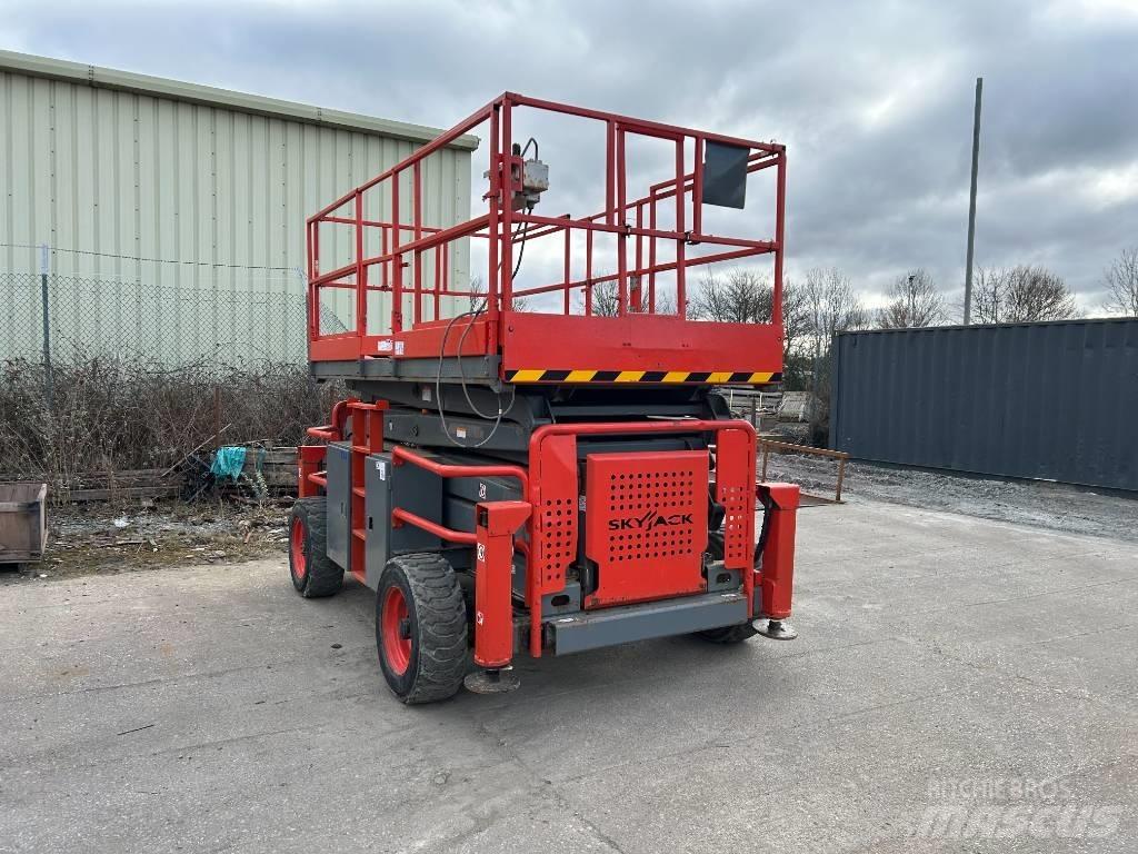 SkyJack SJ 8841 RT Sakselifter
