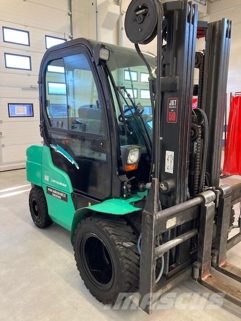 Mitsubishi FD35N Diesel Trucker