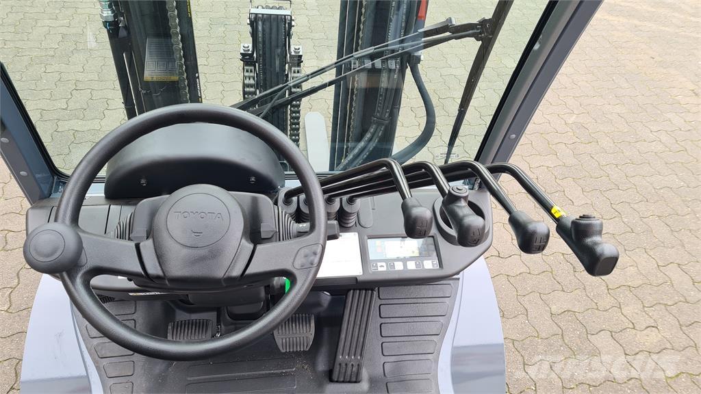 Toyota 02-8FGF25 Propan trucker