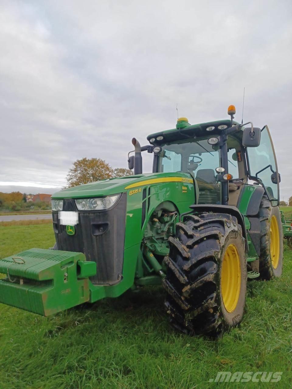 John Deere 8335R Traktorer