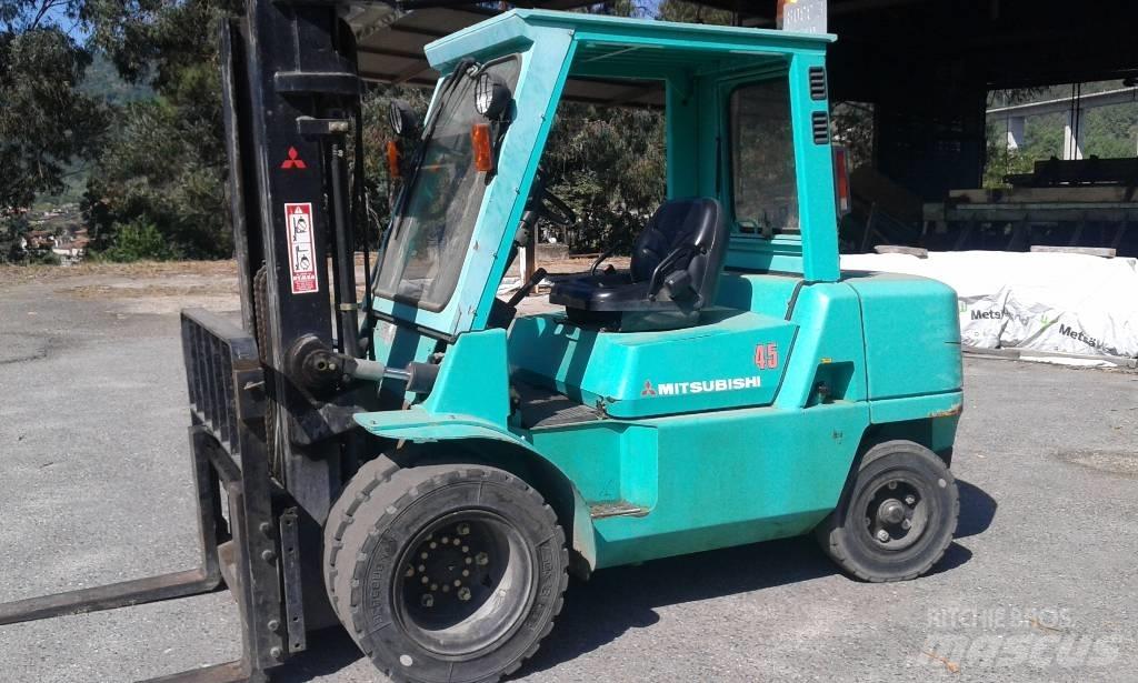 Mitsubishi FD45K2 Diesel Trucker