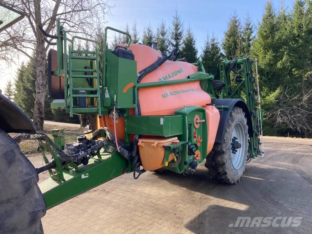 Amazone UX 4200 24 m Slepesprøyter