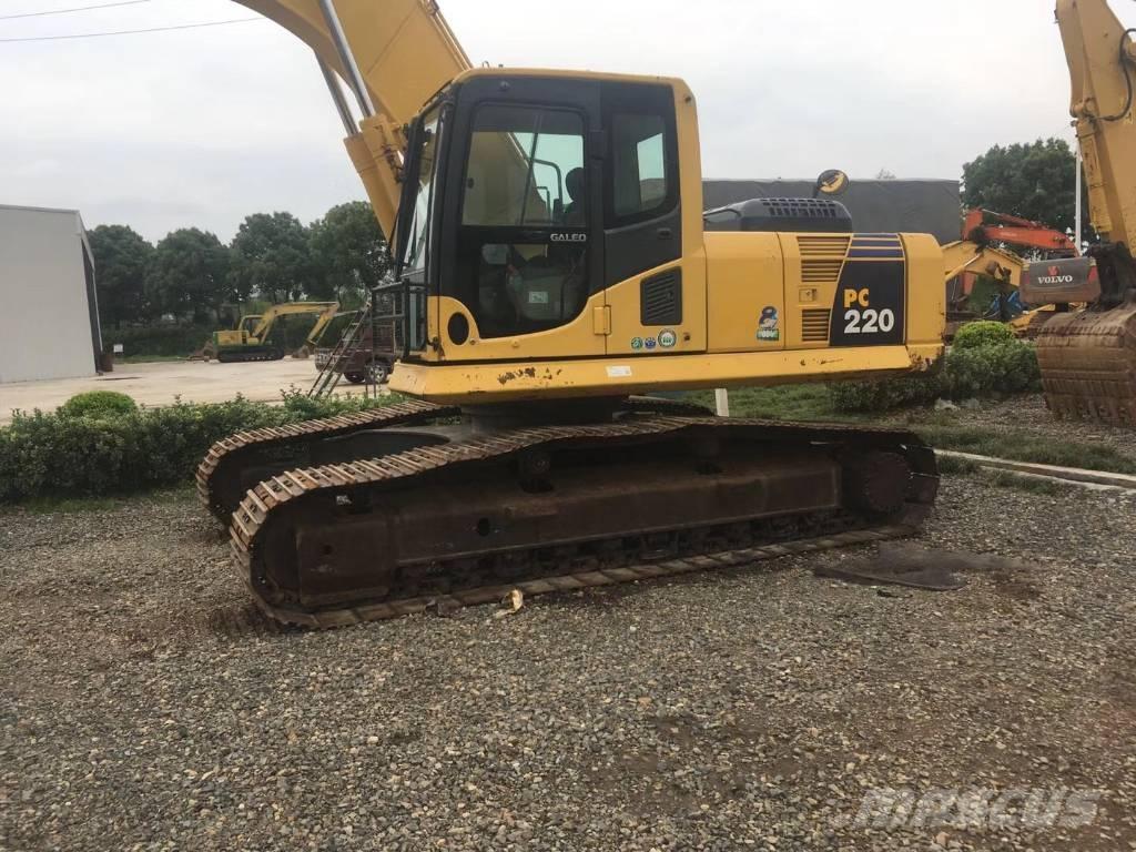 Komatsu PC 220-8 Beltegraver