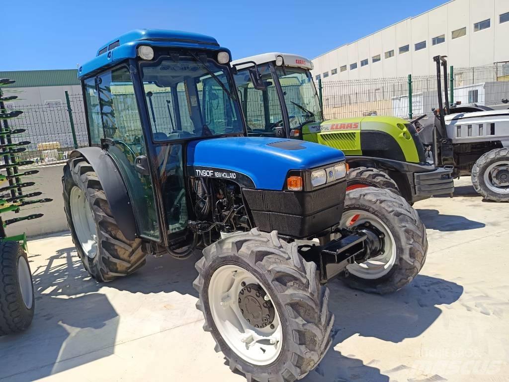 New Holland TN90FC Traktorer