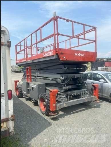 SkyJack SJ 9250 Sakselifter