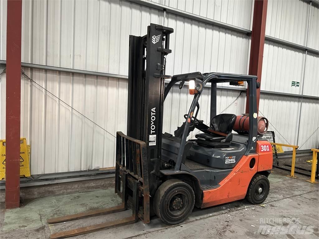 Toyota 02-8FGF25 Propan trucker
