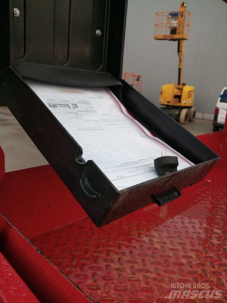 SkyJack SJ 4740 Sakselifter