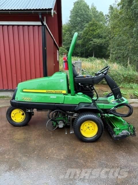 John Deere 7200 A Fairway klippere