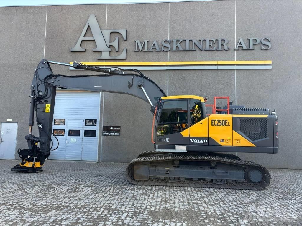 Volvo EC 250 EL Beltegraver