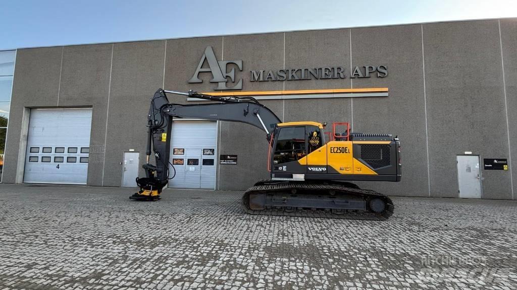 Volvo EC 250 EL Beltegraver