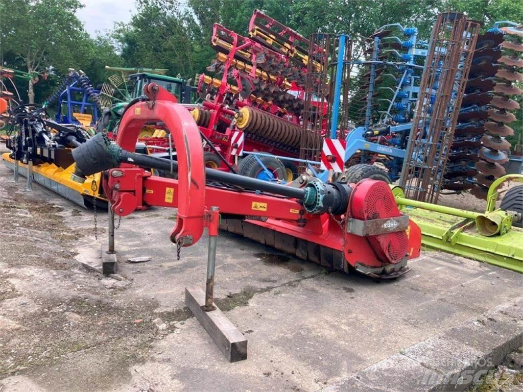Kuhn TBE 210 Beitepussere og toppkuttere