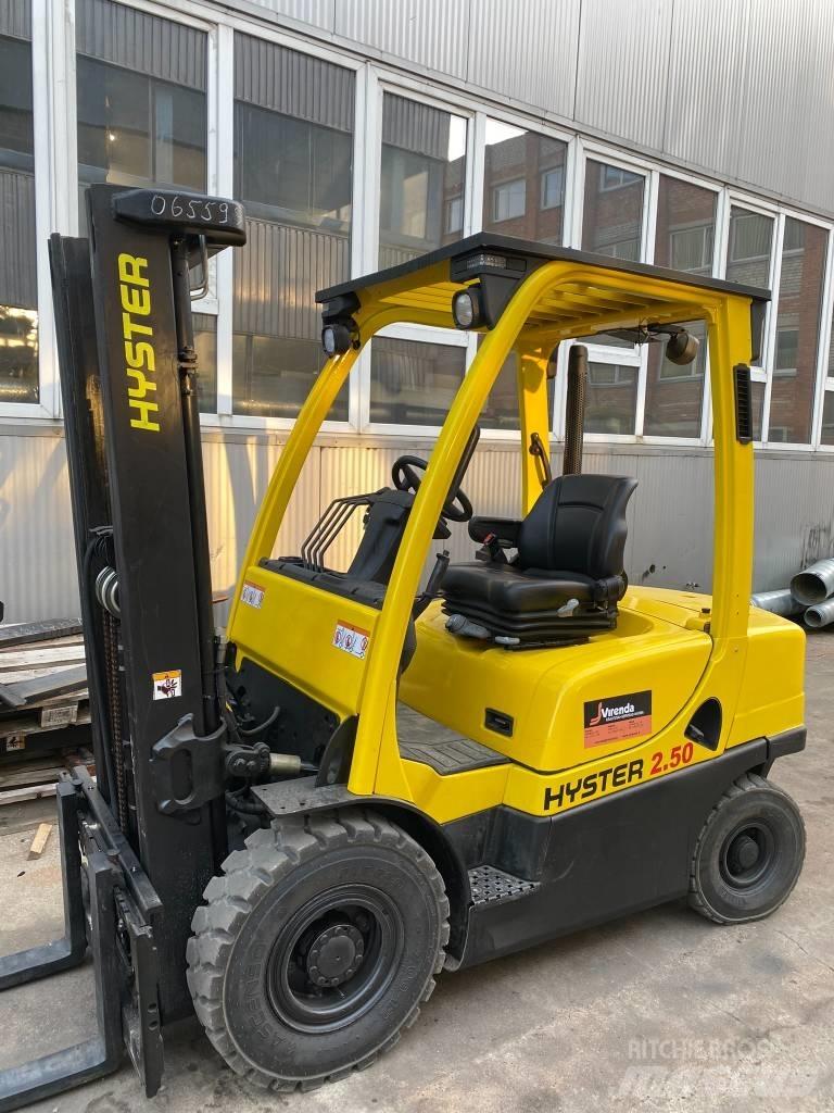 Hyster H2.50FT Diesel Trucker