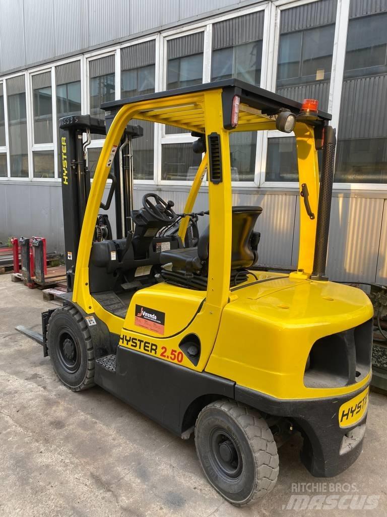 Hyster H2.50FT Diesel Trucker