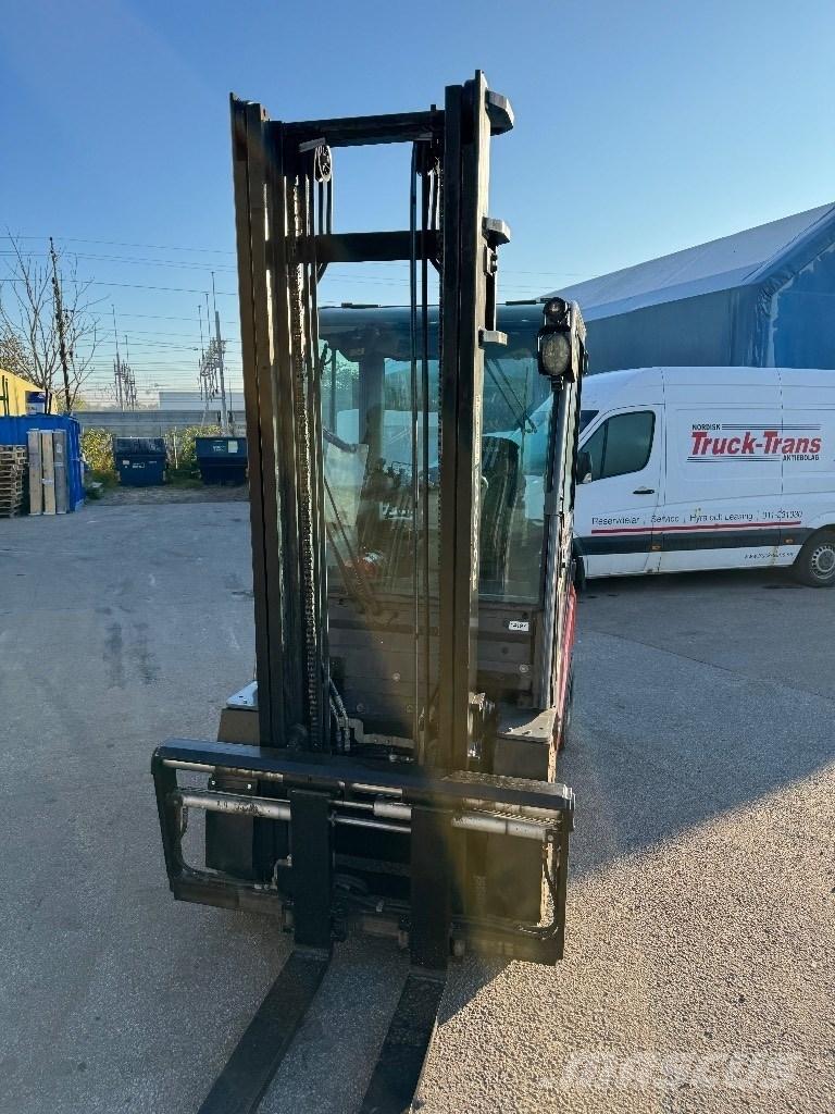 Toyota 02-8FDF25 Diesel Trucker