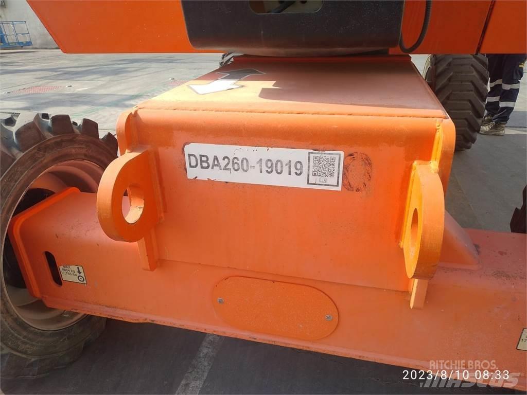 JLG 800AJ Leddede bomlifter