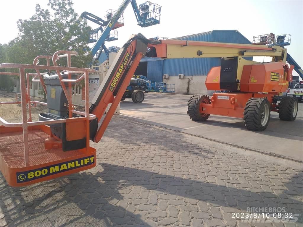 JLG 800AJ Leddede bomlifter