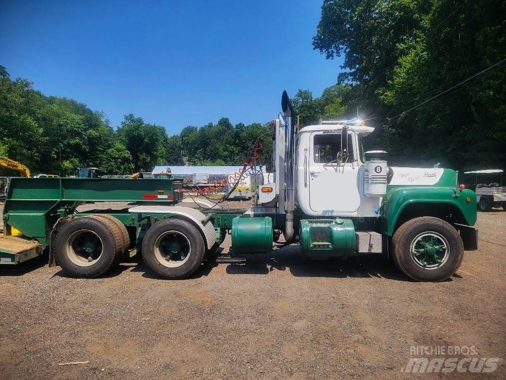 Mack R 688 ST Trekkvogner