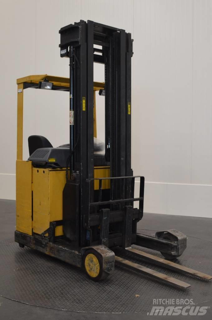 CAT NR 16 Reachtruck Skyvemasttruck