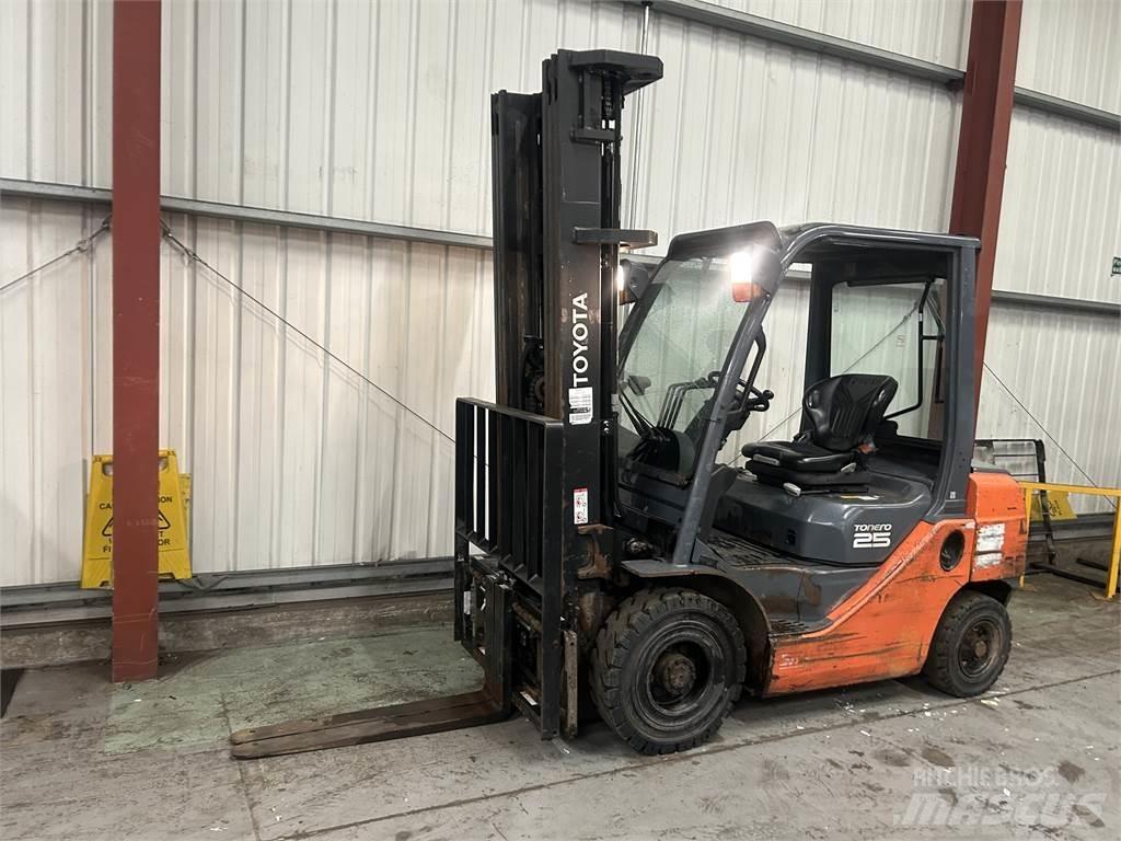Toyota 02-8FDF25 Diesel Trucker
