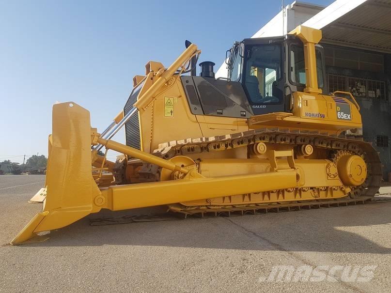 Komatsu D65EX-15 Dozere Beltegående