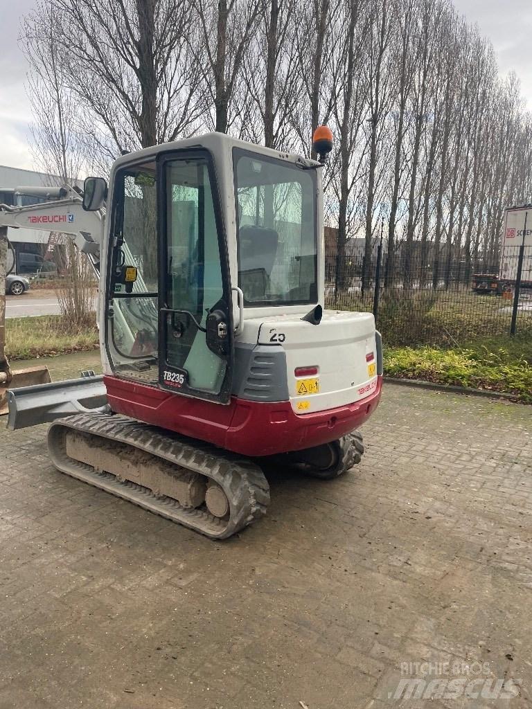 Takeuchi TB 235 Minigravere <7t