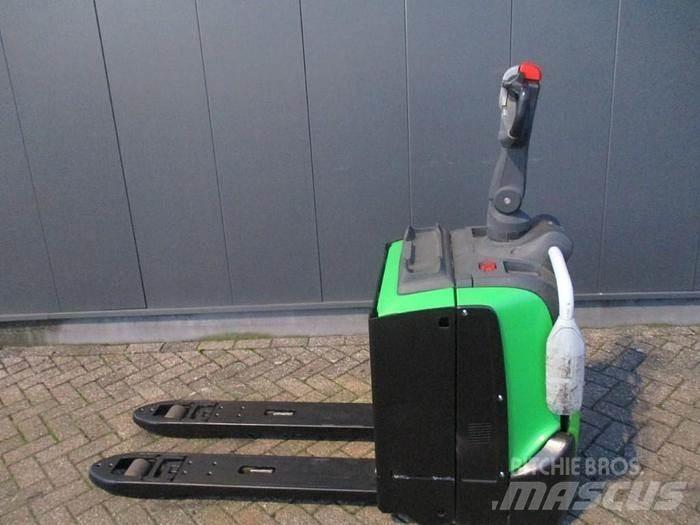 Cesab P320 Lavtløftende truck med platform
