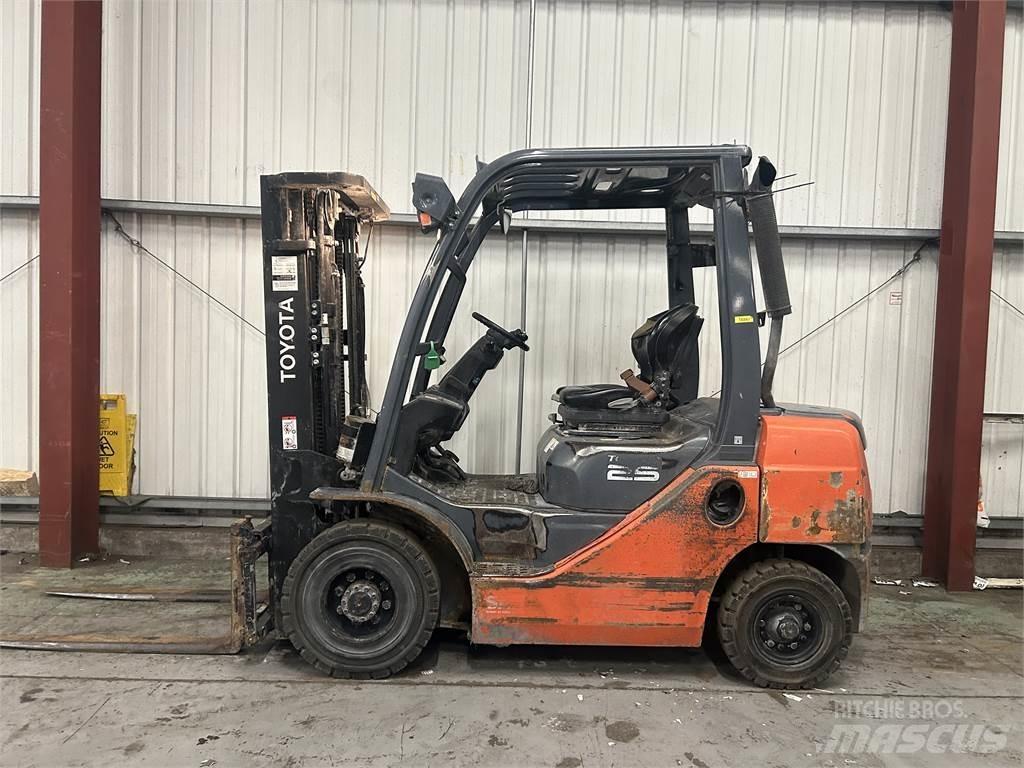 Toyota 02-8FDF25 Diesel Trucker