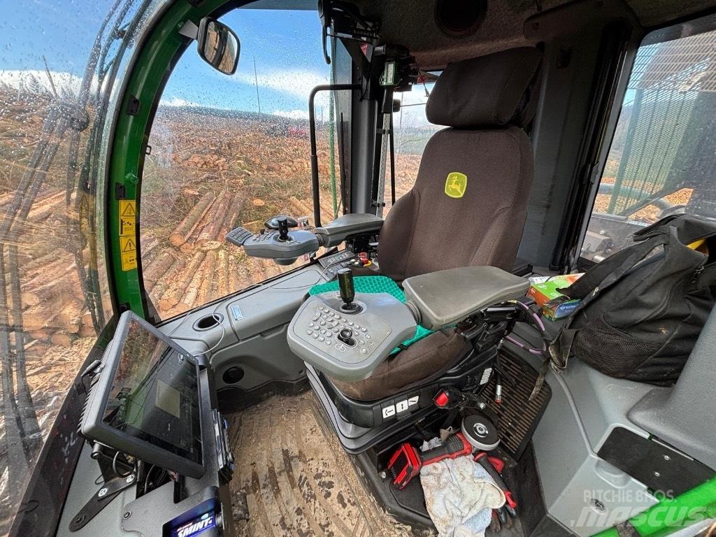John Deere 1270G 8WD Hogstmaskiner