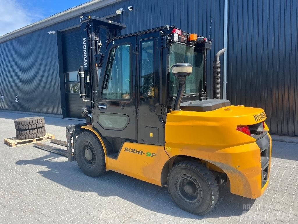 Hyundai 50 D-9 A Diesel Trucker