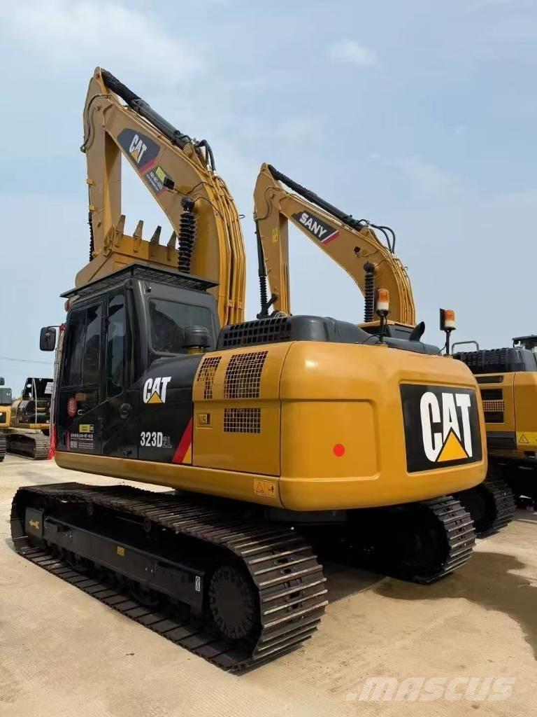CAT 323D2L Beltegraver