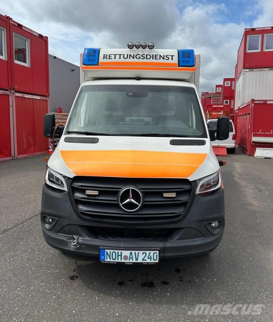 Mercedes-Benz 1000 Ambulanse