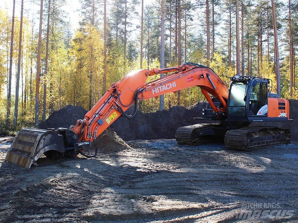 Hitachi ZX 250 LC-6 Beltegraver