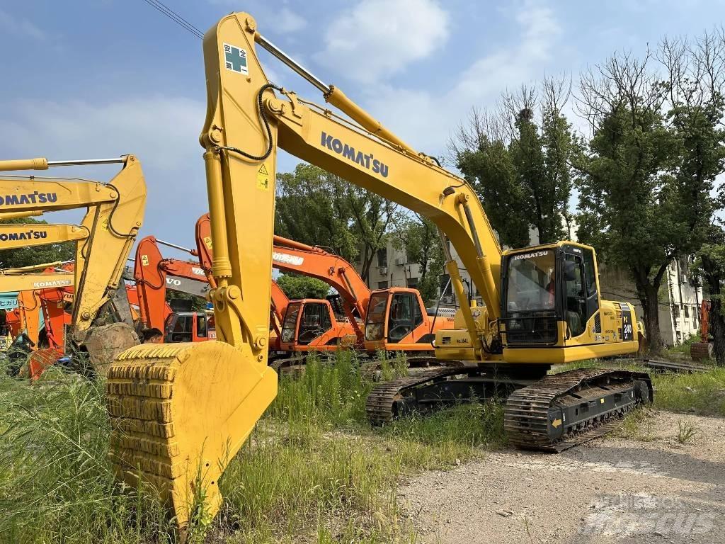 Komatsu PC240-8 Beltegraver