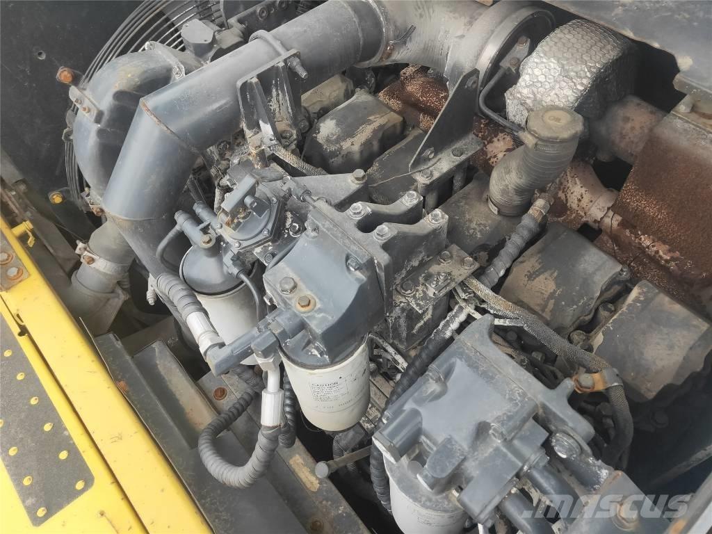 Komatsu PC460-8 Beltegraver