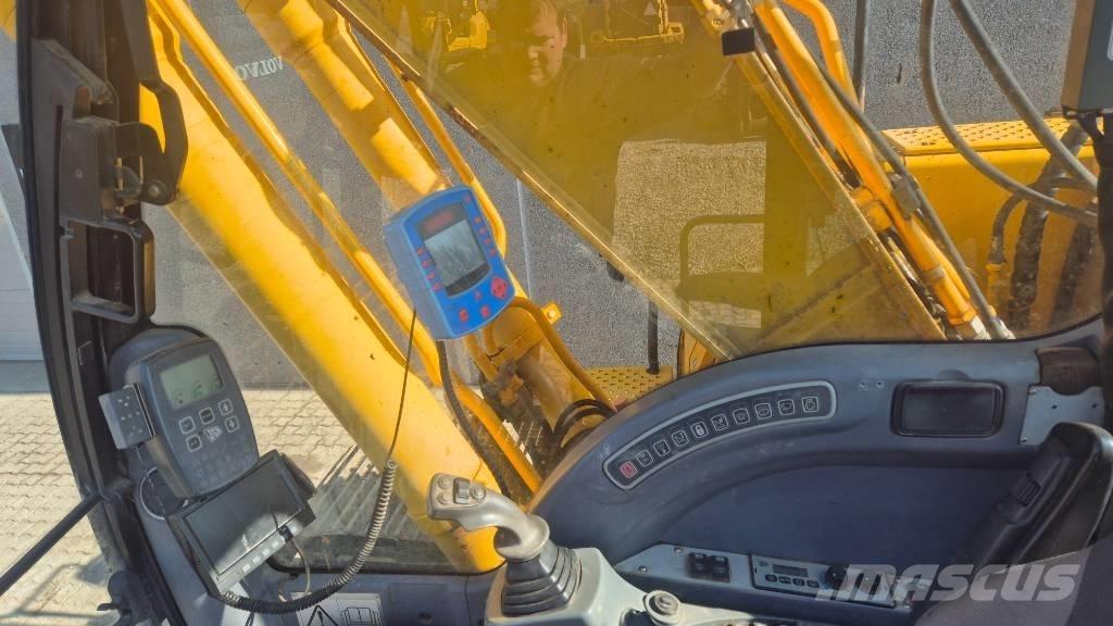 JCB JS 220 LC Beltegraver