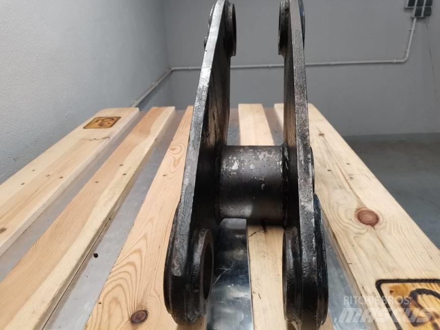 CAT TH 337 {Kiwak} Bommer og stikker
