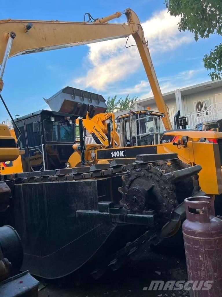 CAT 320 B L Amfibiske Gravemaskiner