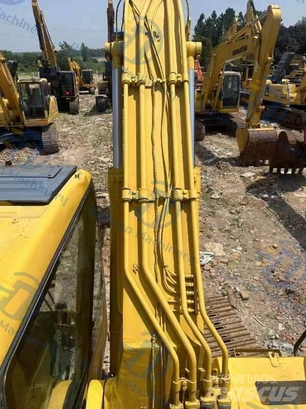 Komatsu PC220-7 Beltegraver