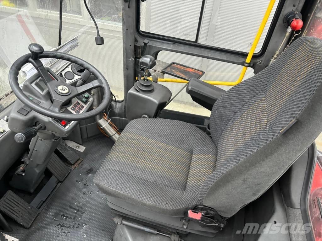 Kalmar DCE 80-9 Diesel Trucker