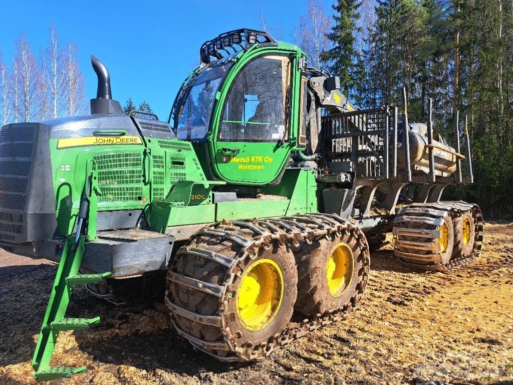 John Deere 1210G Lassbærere