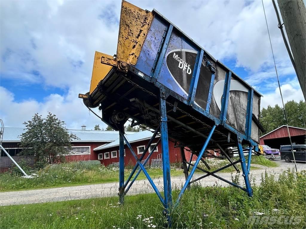 Pellon Täyttöpöytä Livdyr annet utstyr