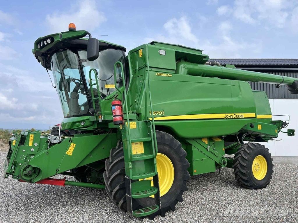 John Deere T 670 i Skurtreskere