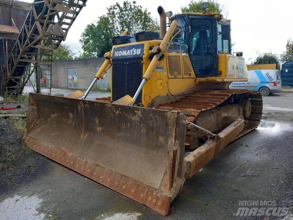 Komatsu D65PX-18 Dozere Beltegående