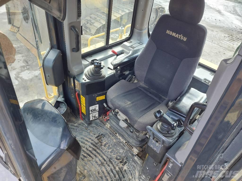 Komatsu D65PX-18 Dozere Beltegående