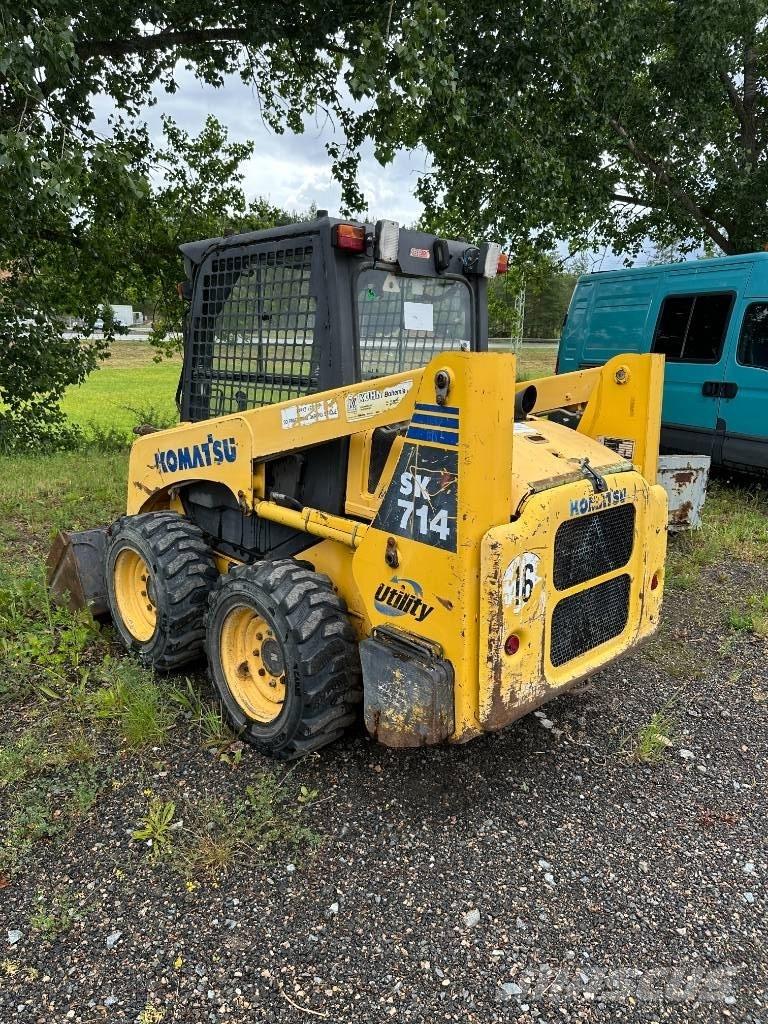 Komatsu SK 714 Kompaktlastere