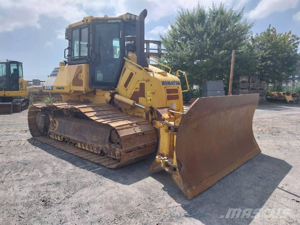 Komatsu D61PX-23 Dozere Beltegående