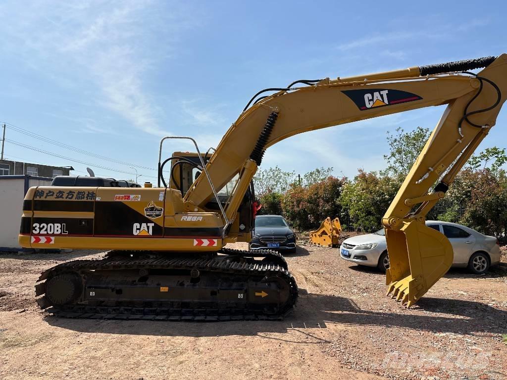 CAT 320 B L Beltegraver