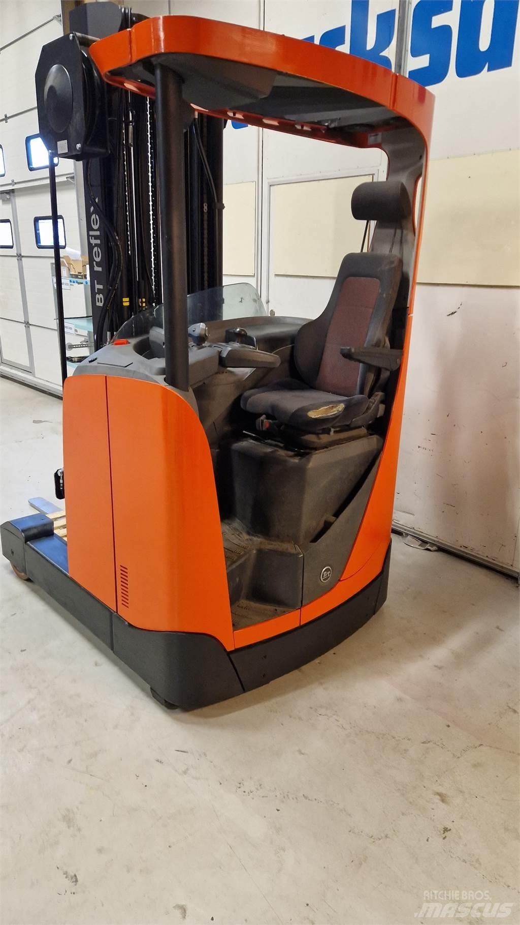 BT RRE140E Skyvemasttruck