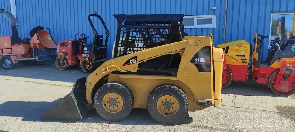 CAT 216 Kompaktlastere